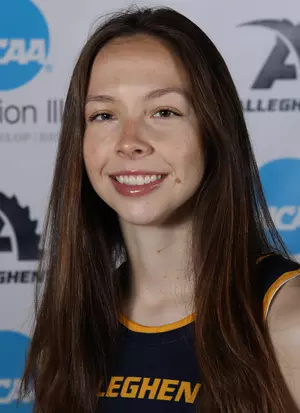 Jess Bickart headshot