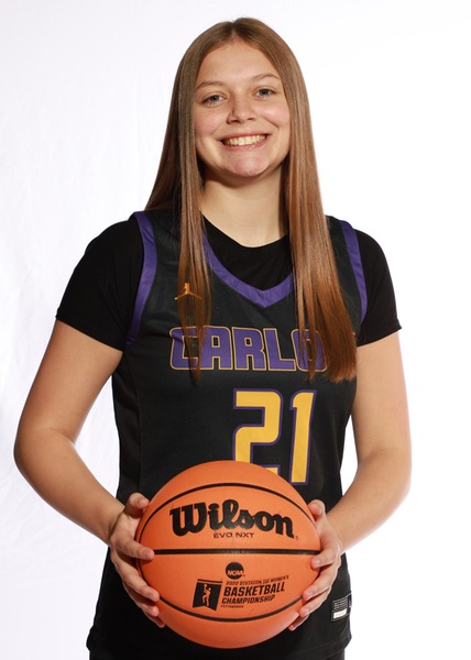 Alexis Toth headshot