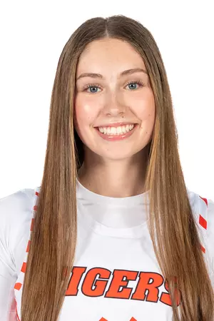 Abby Cleary headshot