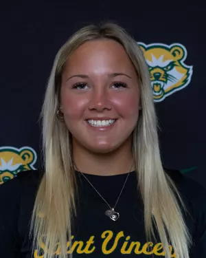 Chloe Zombek headshot