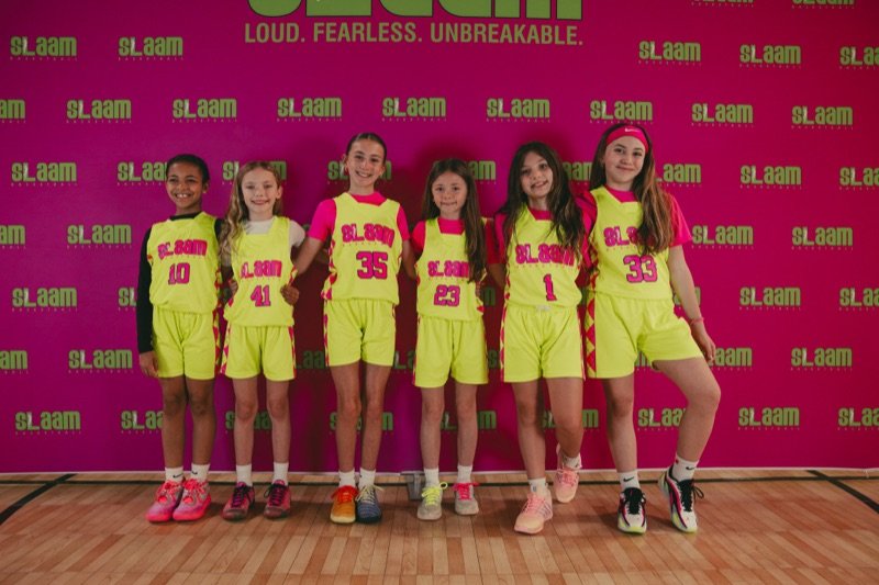 Six SLAAM players together as a team.